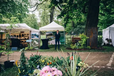 Signé Jean présent lors de la Fête des Plantes et du Jardins d'Aywiers